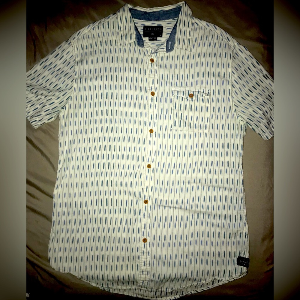 Billabong Premium Quality Button Up Shirt. Excellent Condition. Size Large.